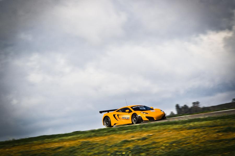  McLaren MP4-12C GT3 2011 года  (фото 6 из 107)